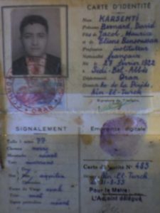 Fausse carte d'identité de Boualem Khalfa, alias Bernard Karsenti, saisie par la BST en 1957. 